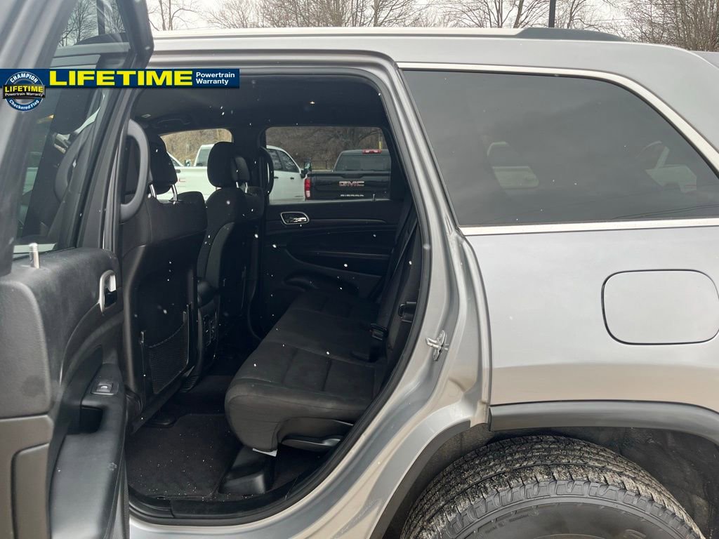 Used 2018 Jeep Grand Cherokee Laredo image 27