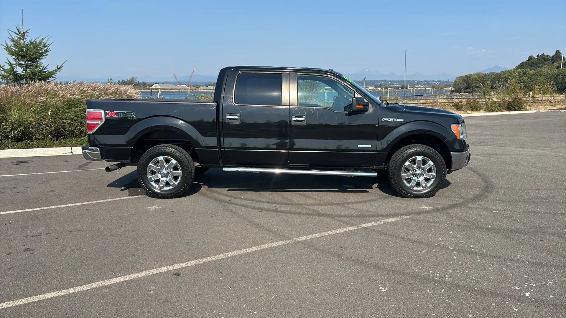 Used 2013 Ford F150 XLT w/ Luxury Equipment Group image 4