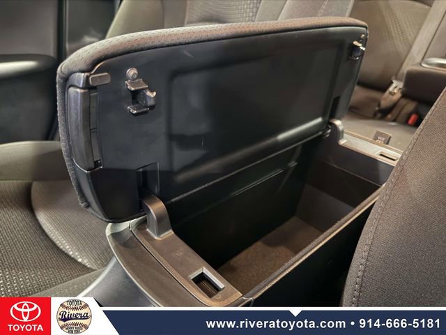 Used 2022 Toyota Prius LE image 17