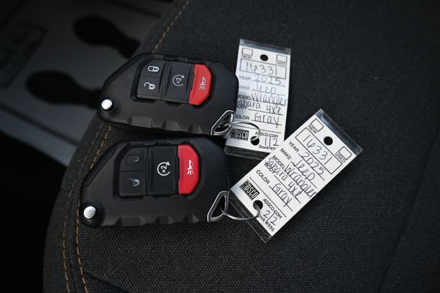 Used 2025 Jeep Wrangler Sahara image 46