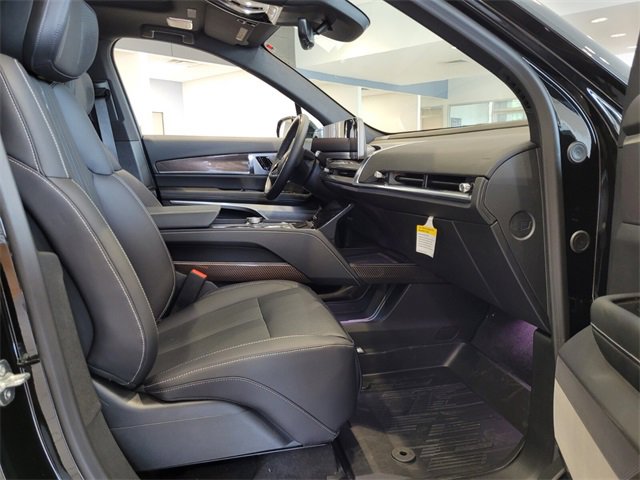 New 2026 Cadillac Vistiq Luxury w/ LPO, Floor Liner Package image 16