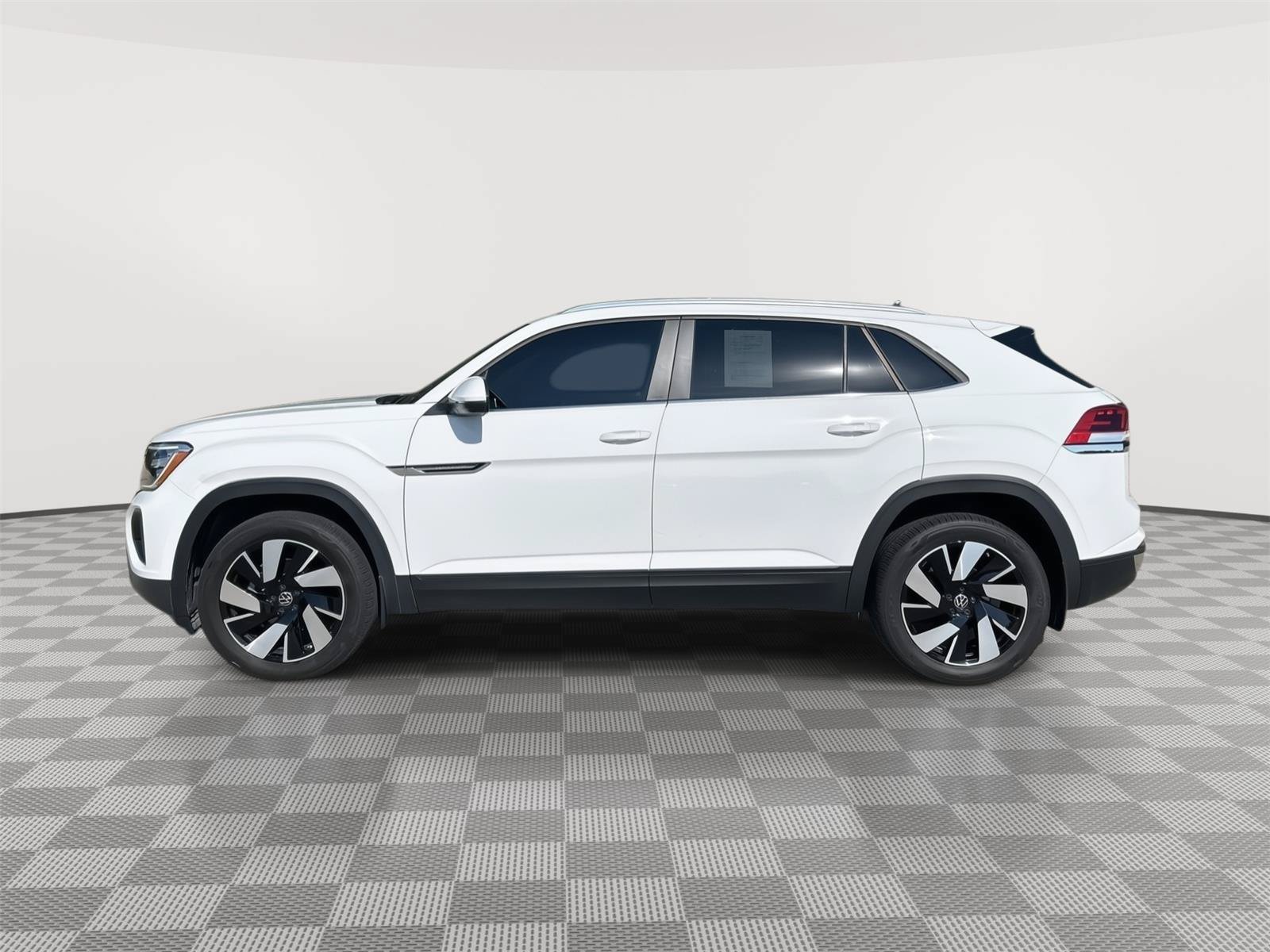 Certified 2025 Volkswagen Atlas Cross Sport SE AWD/4WD image 6