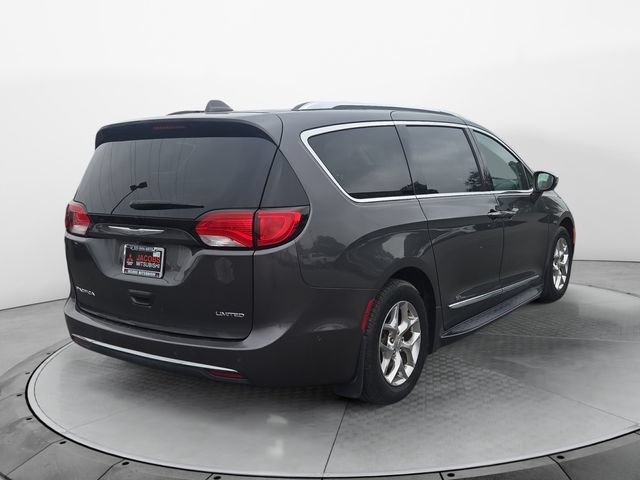 Used 2017 Chrysler Pacifica Limited w/ Advanced Safetytec Group FWD image 5