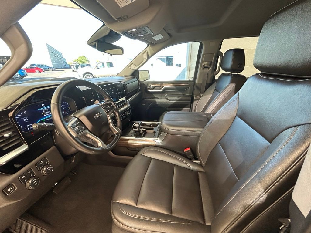 Used 2024 Chevrolet Silverado 1500 LT Trail Boss w/ Convenience Package II image 30