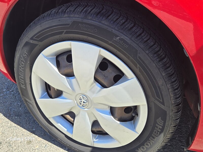 Used 2009 Toyota Yaris S FWD image 6