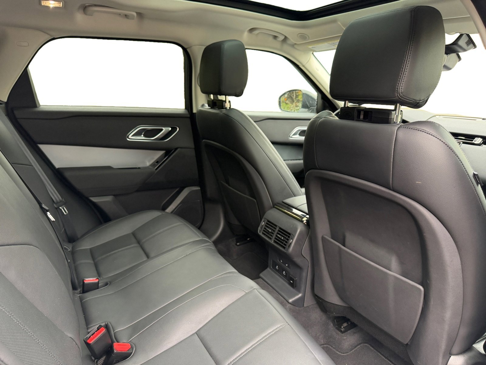 Used 2024 Land Rover Range Rover Velar S AWD/4WD image 20