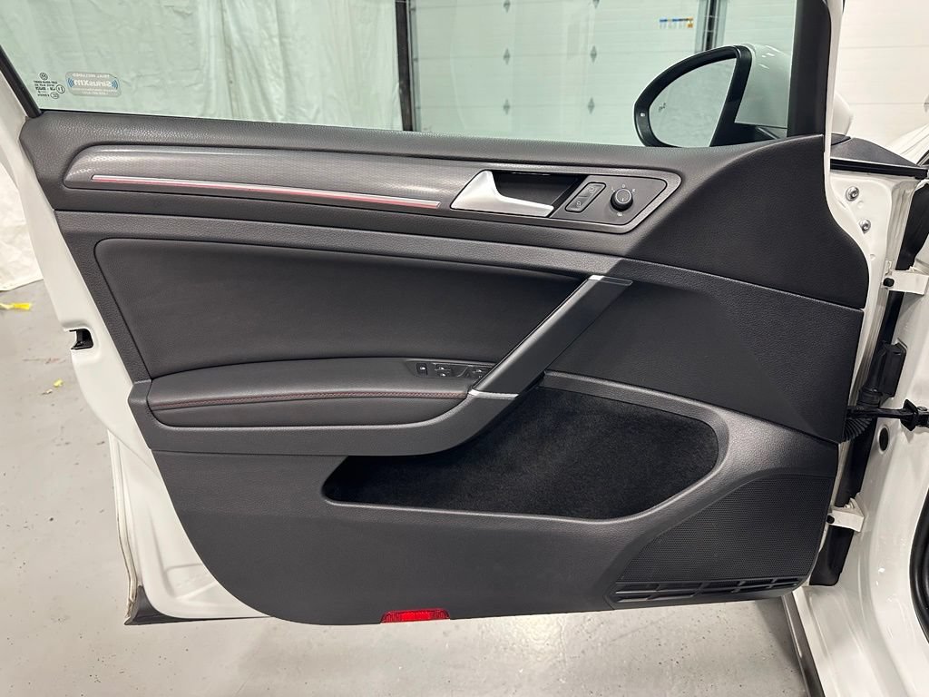 Used 2020 Volkswagen GTI SE FWD image 8