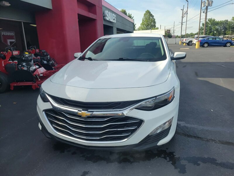 Used 2024 Chevrolet Malibu LT FWD image 3