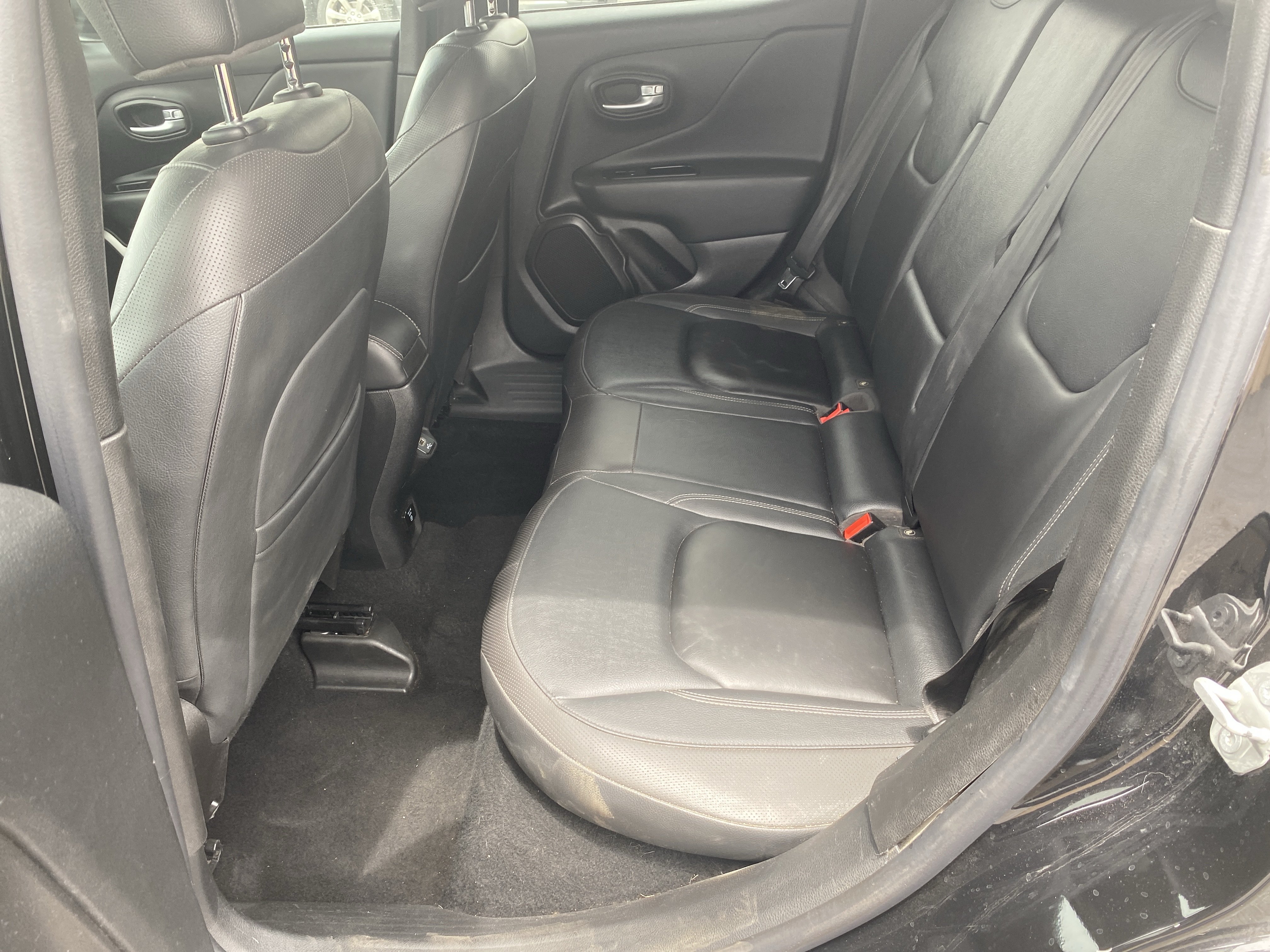Used 2020 Jeep Renegade Altitude AWD/4WD image 18