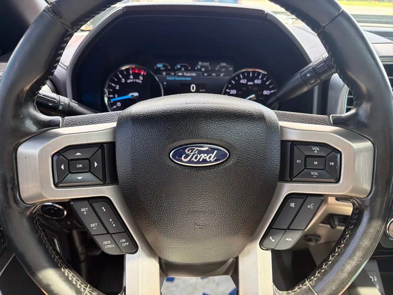 Used 2017 Ford F250 Platinum w/ Platinum Ultimate Package AWD/4WD image 23
