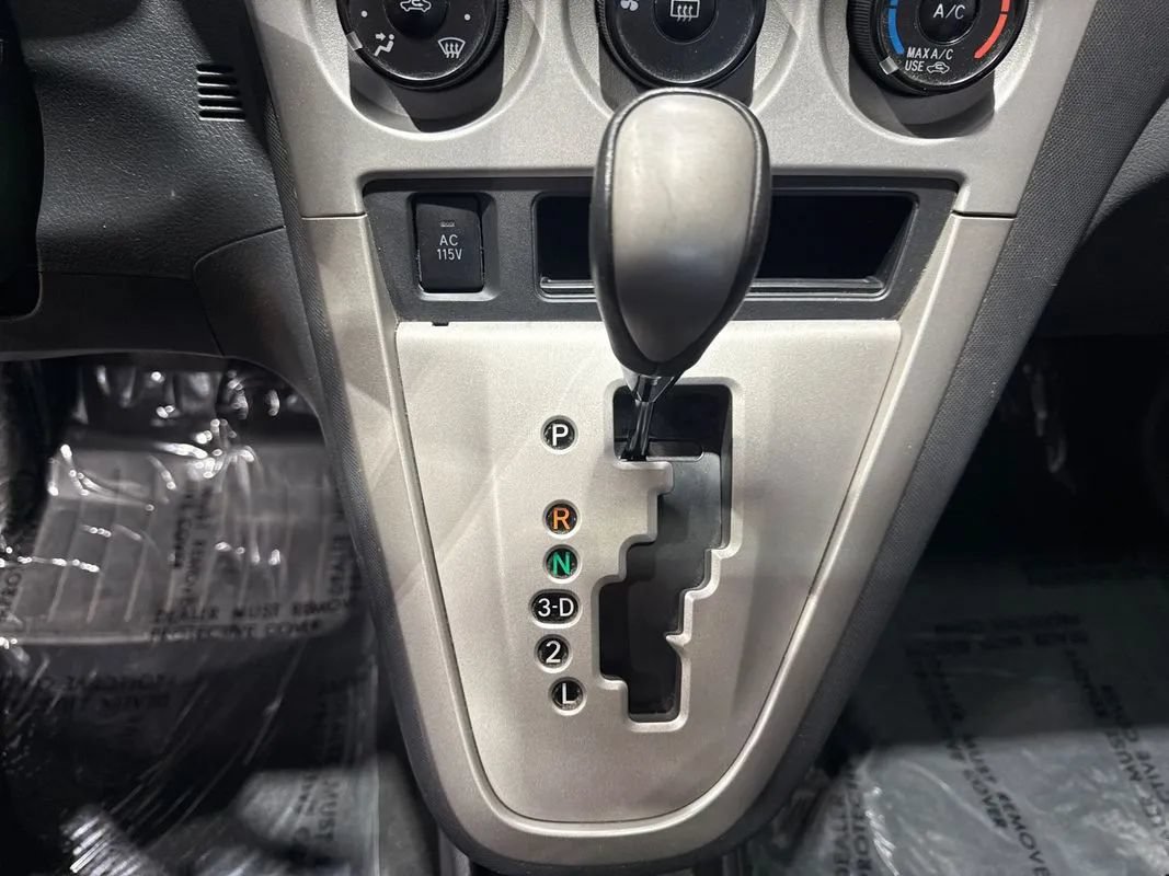 Used 2010 Pontiac Vibe AWD w/ Sun And Sound Package image 86