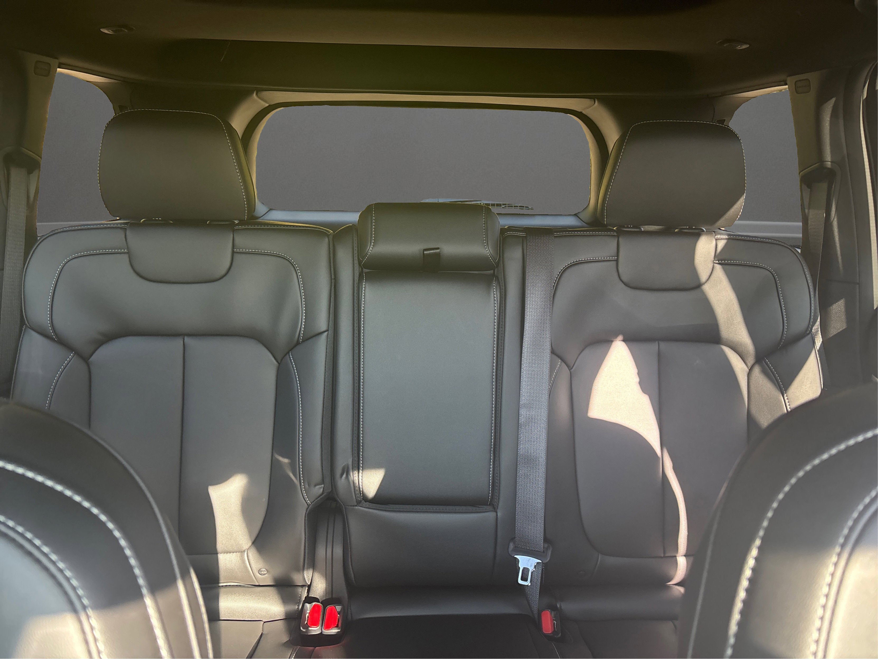 New 2025 Jeep Grand Cherokee Limited w/ Black Appearance Package image 17