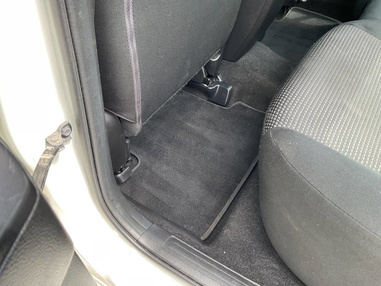 Used 2012 MAZDA MAZDA3 i Sport FWD image 26