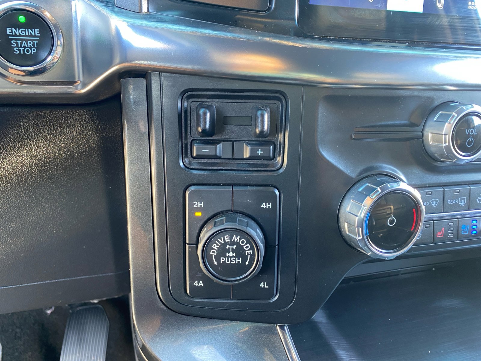 Used 2022 Ford F150 Lariat w/ Equipment Group 502A High image 30