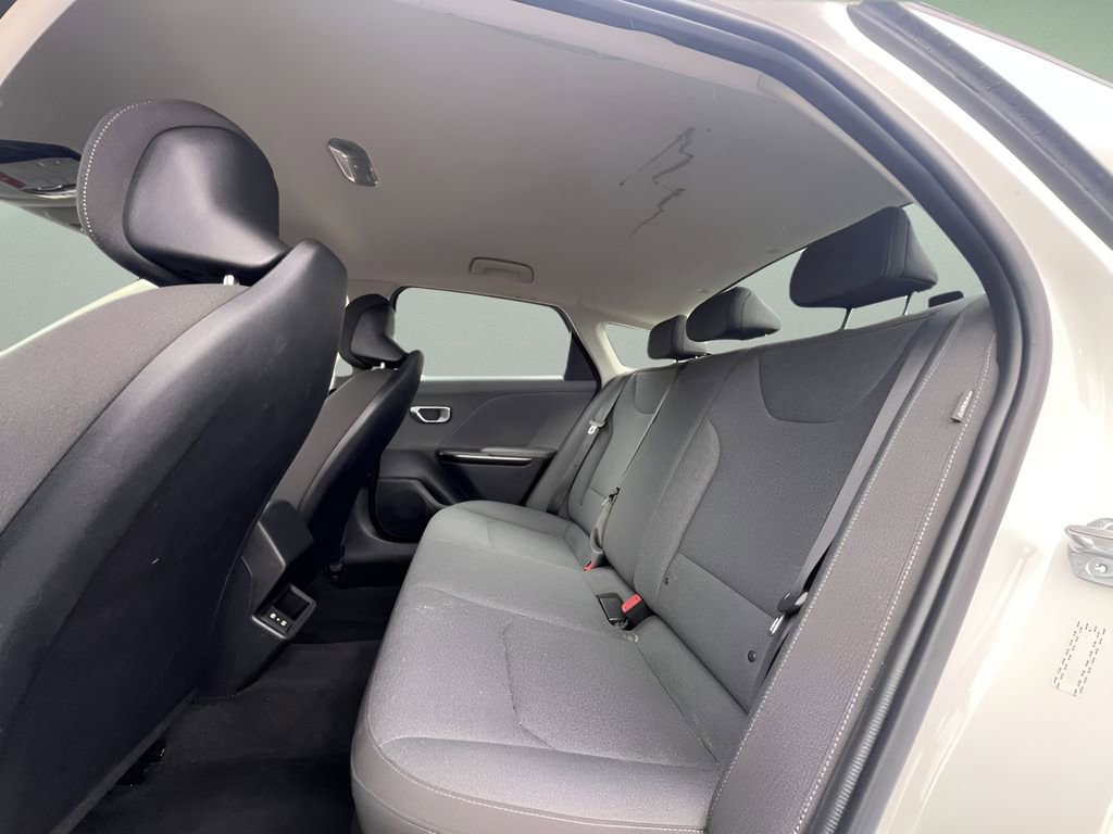 Used 2025 Kia K4 LXS FWD image 12