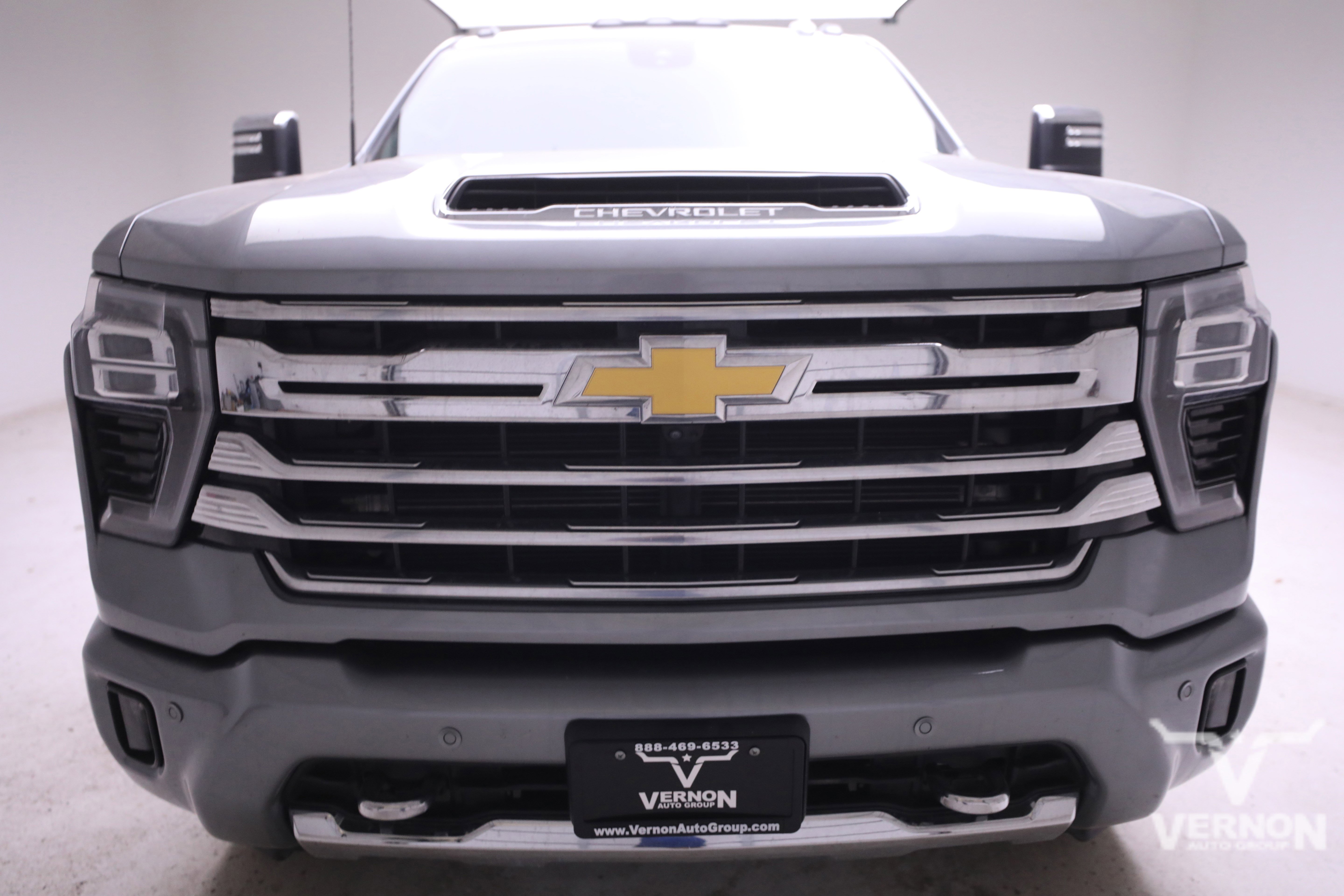 Used 2024 Chevrolet Silverado 3500 High Country w/ High Country Premium Package image 8
