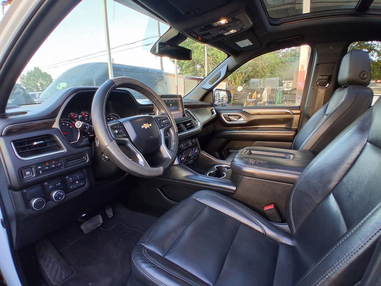 Used 2021 Chevrolet Suburban LT w/ LT Signature Package RWD image 10