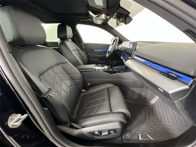 Used 2024 BMW i5 M60 w/ Premium Package image 29