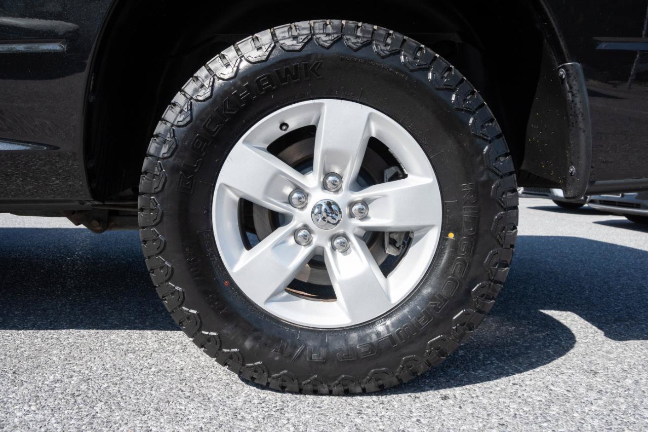 Used 2017 RAM 1500 Express AWD/4WD image 13