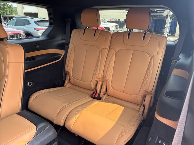 Used 2025 Jeep Grand Cherokee L Summit AWD/4WD image 23