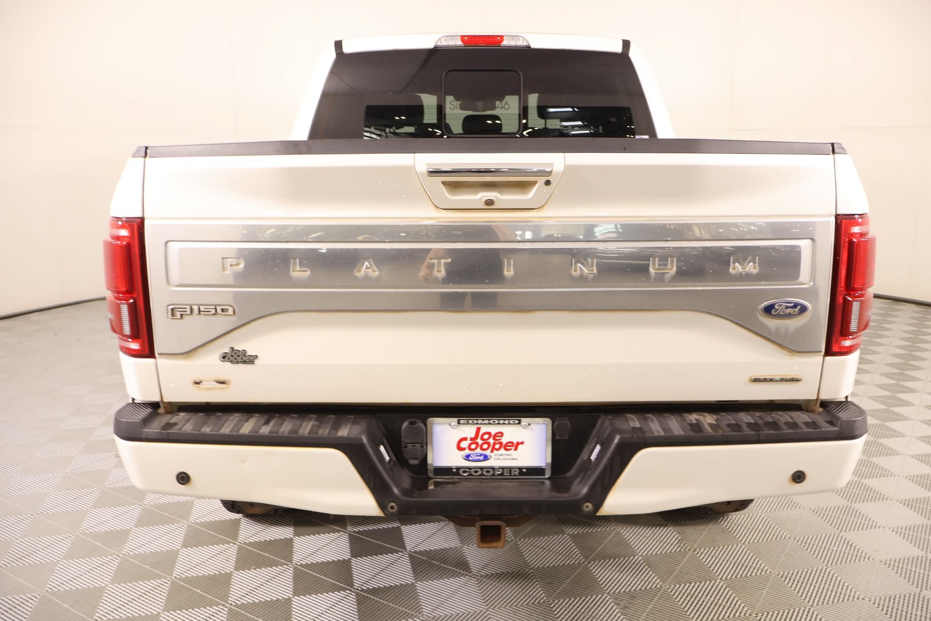 Used 2015 Ford F150 Platinum w/ Equipment Group 701A Luxury AWD/4WD image 23