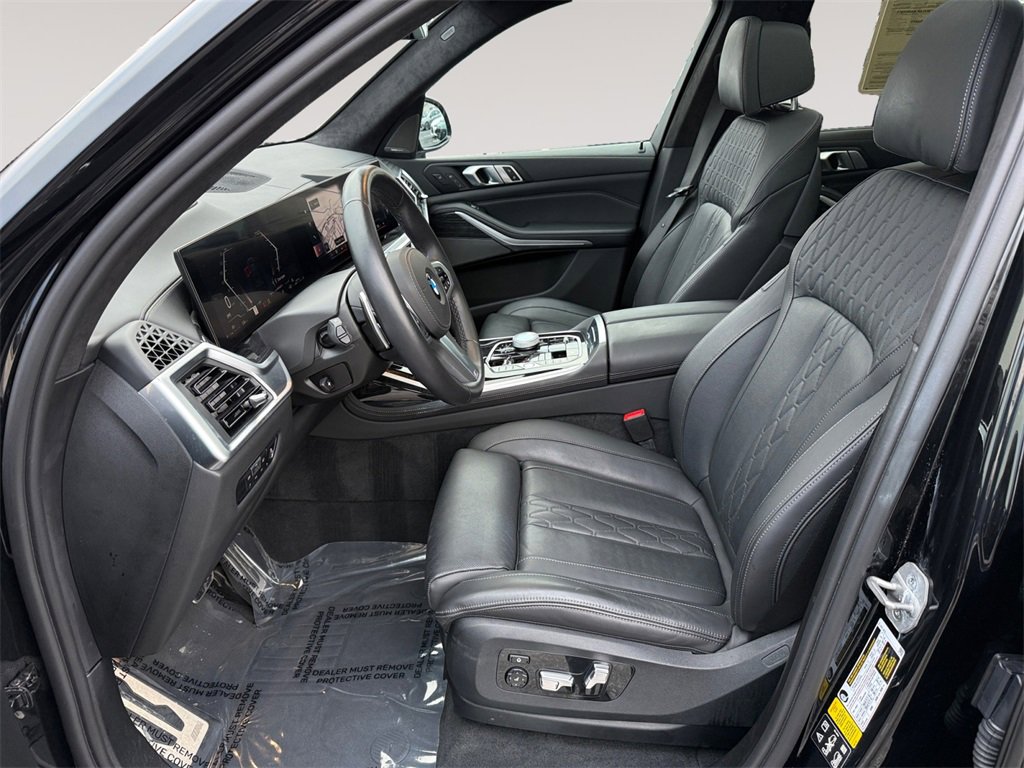 Certified 2023 BMW X7 xDrive40i w/ Executive Package image 9