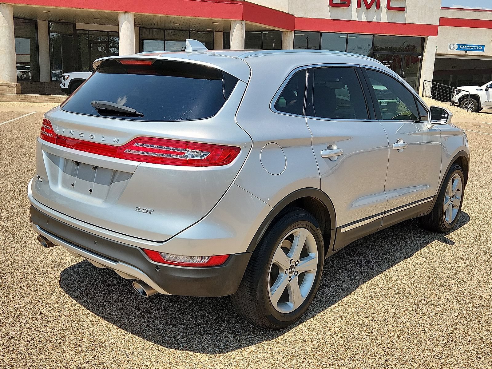 Used 2017 Lincoln MKC Premiere FWD image 4