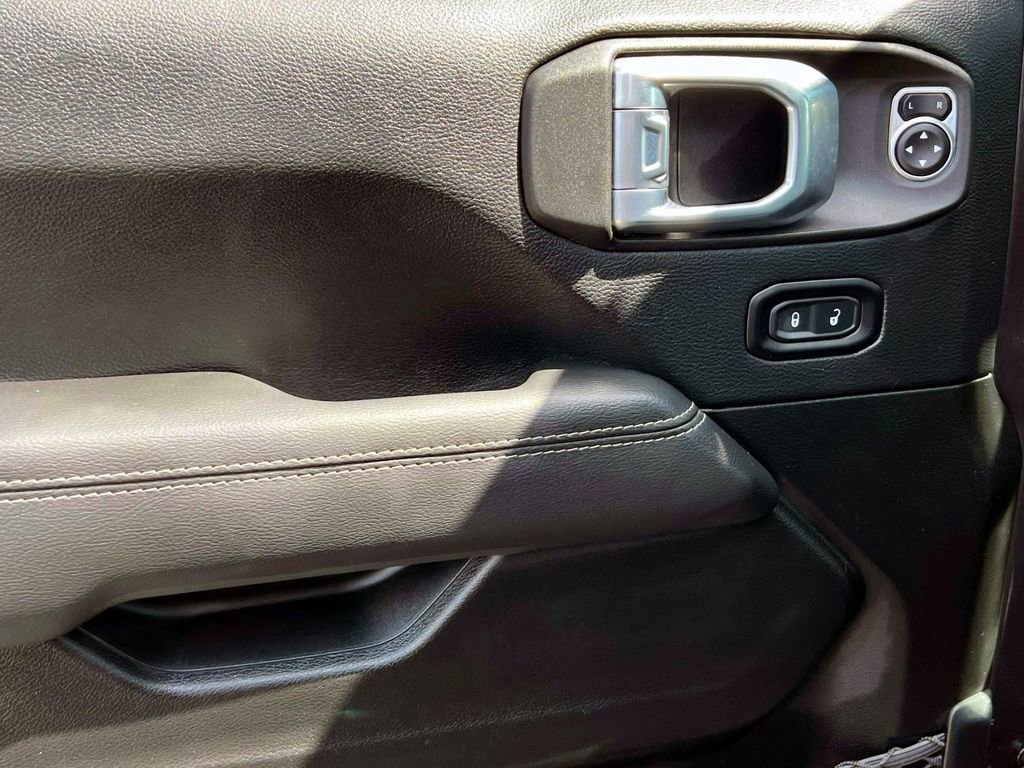 Used 2022 Jeep Wrangler Unlimited Sahara w/ Dual Top Group image 12