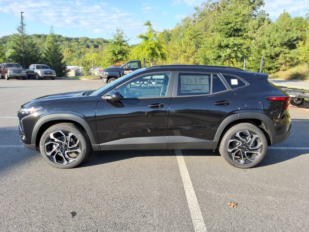 New 2026 Chevrolet Trax RS w/ Sunroof Package FWD image 8