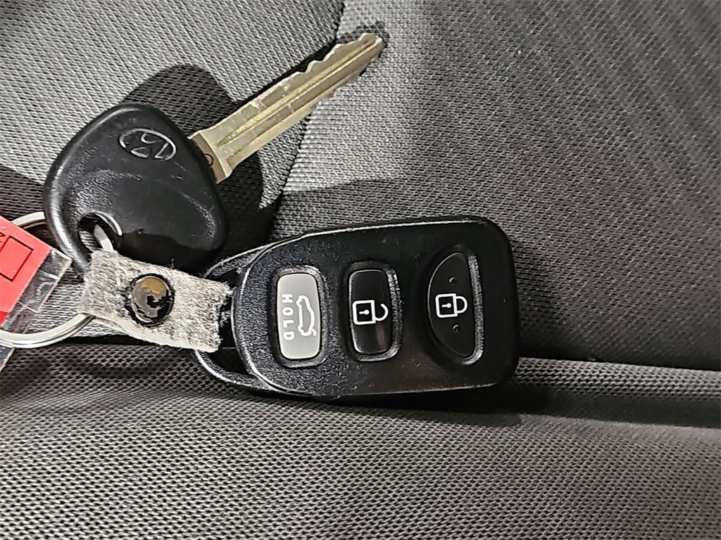 Used 2011 Hyundai Elantra GLS w/ Preferred Equipment Pkg 3 image 31