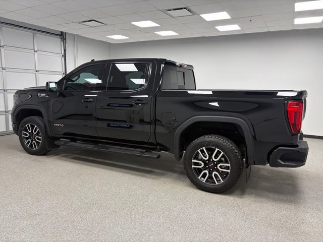 Used 2025 GMC Sierra 1500 AT4 w/ Technology Package AWD/4WD image 6