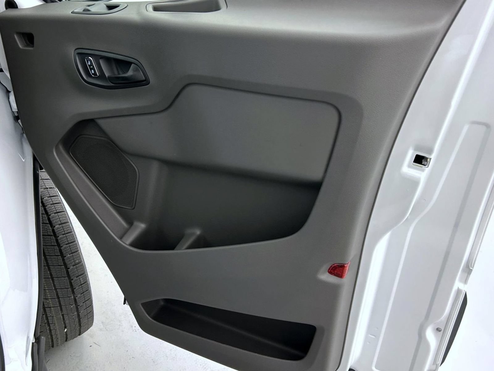 New 2027 Ford Transit 250 148 Medium Roof w/ Load Area Protection Package RWD image 16