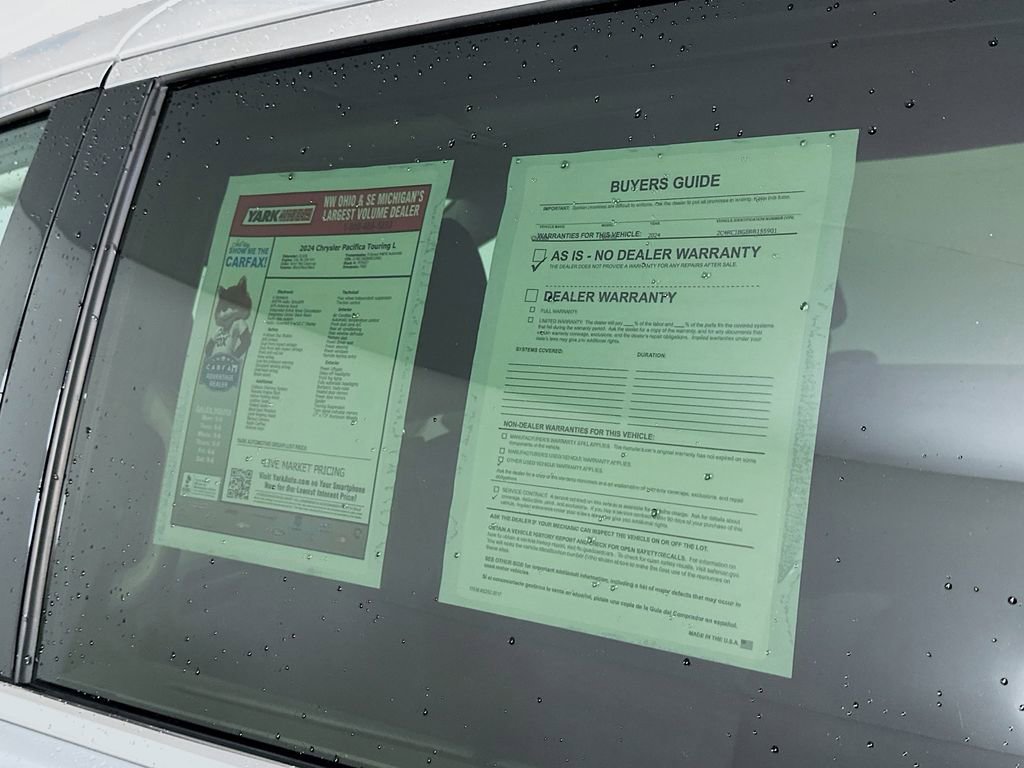 Certified 2024 Chrysler Pacifica Touring-L image 15