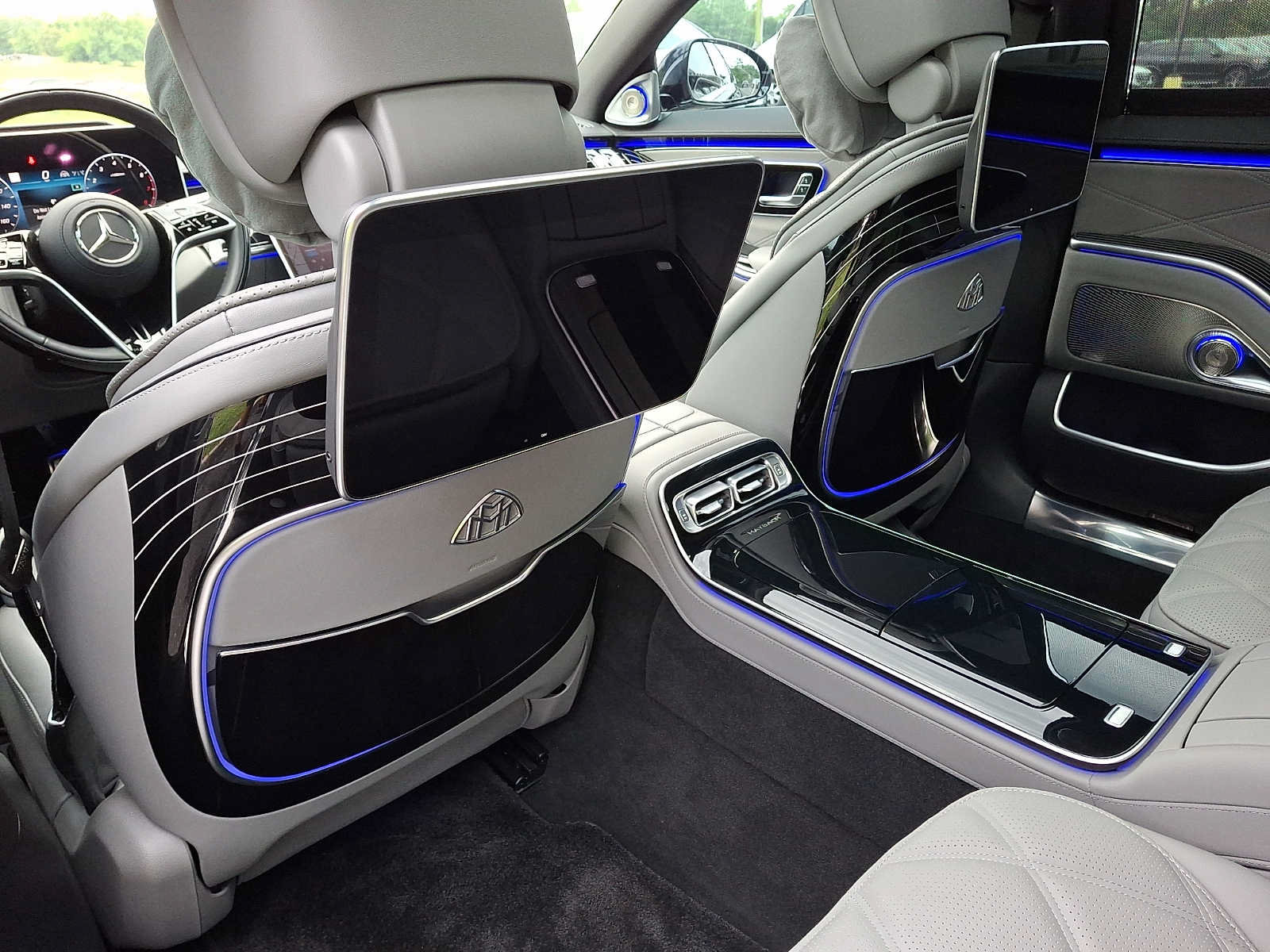 Certified 2025 Mercedes-Benz Maybach S 580 4MATIC image 12