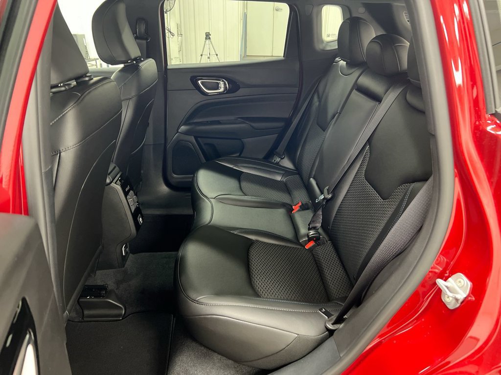 New 2026 Jeep Compass Latitude AWD/4WD image 22