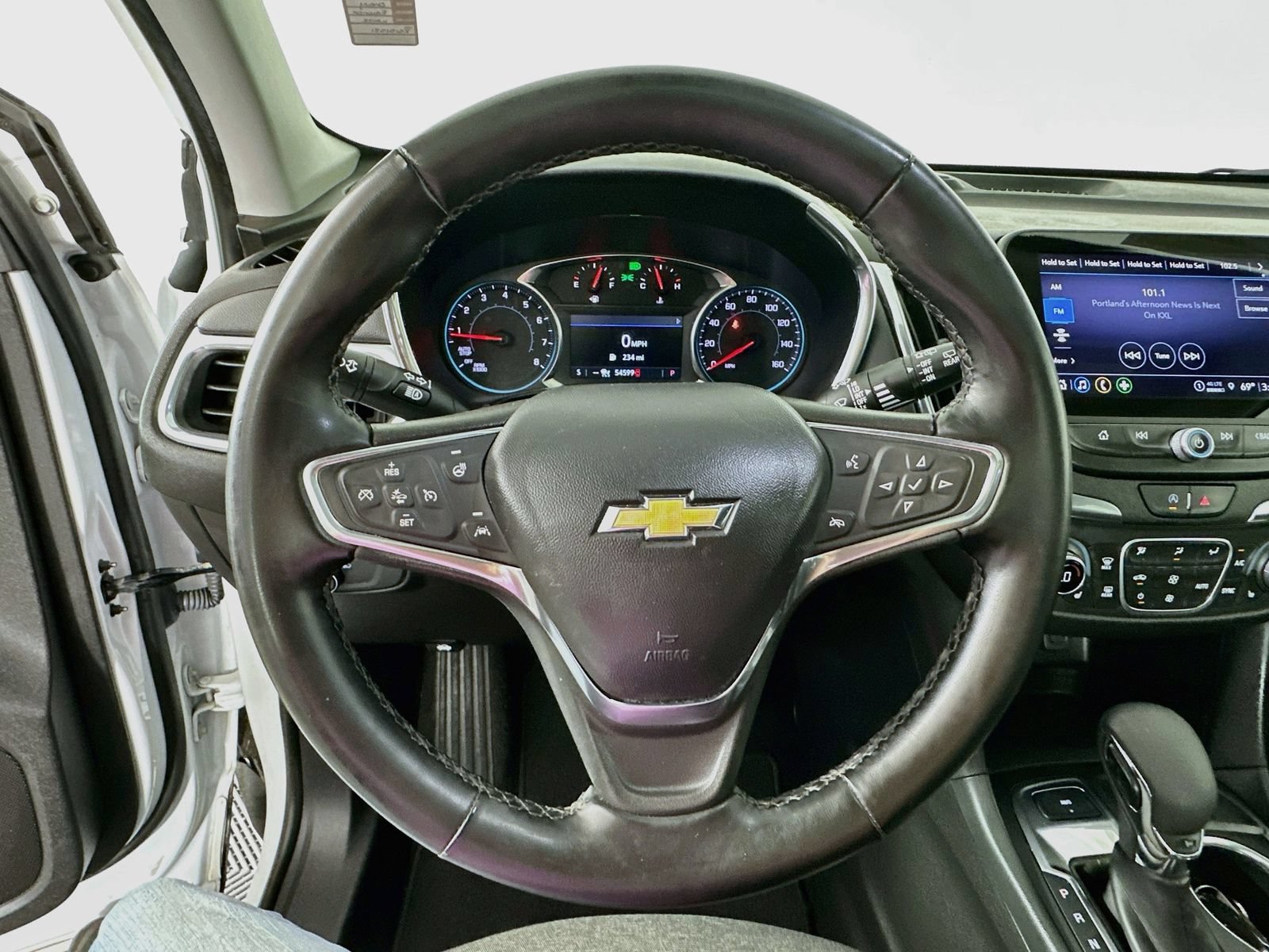 Used 2024 Chevrolet Equinox LT AWD/4WD image 12