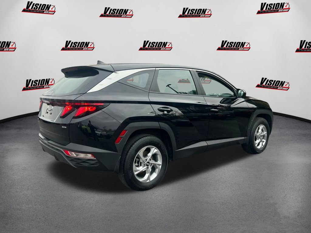 Certified 2024 Hyundai Tucson SE image 5
