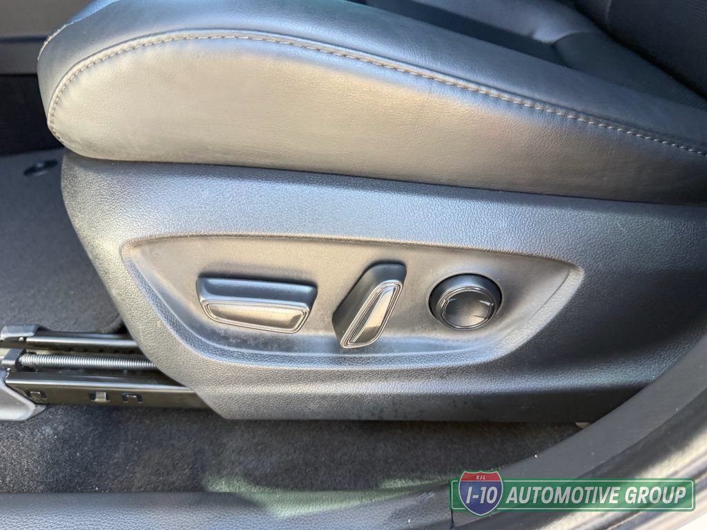 Used 2023 Toyota Crown Platinum w/ Carpet Mat Package (TMS) AWD/4WD image 25