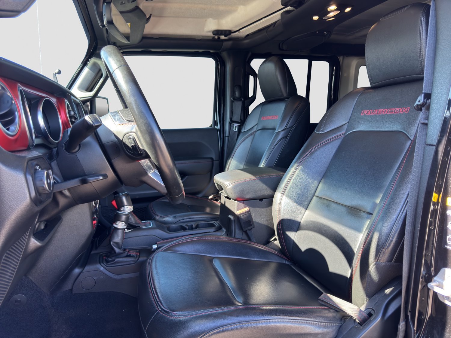 Used 2022 Jeep Wrangler Unlimited Rubicon w/ Cold Weather Group AWD/4WD image 28