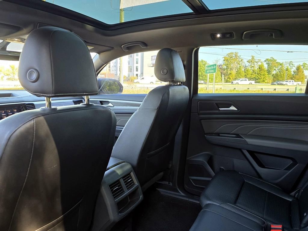 Certified 2022 Volkswagen Atlas Cross Sport SE w/ Panoramic Sunroof Package image 24