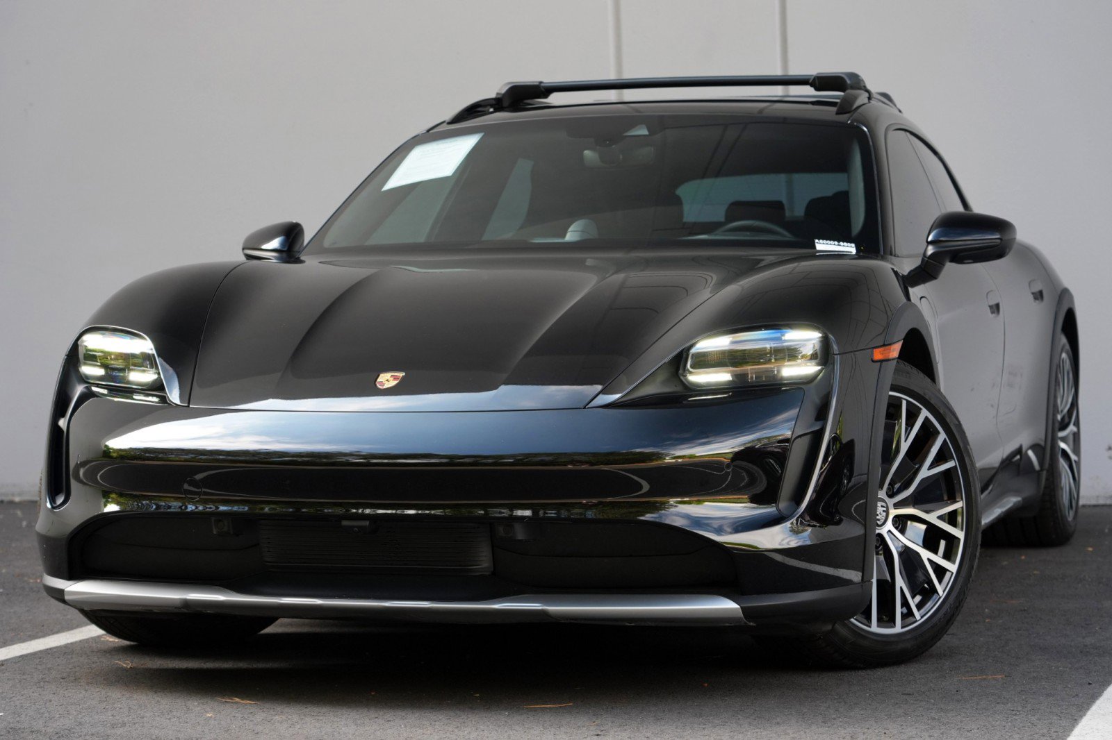 Used 2023 Porsche Taycan 4 Cross Turismo w/ Premium Package AWD/4WD image 3