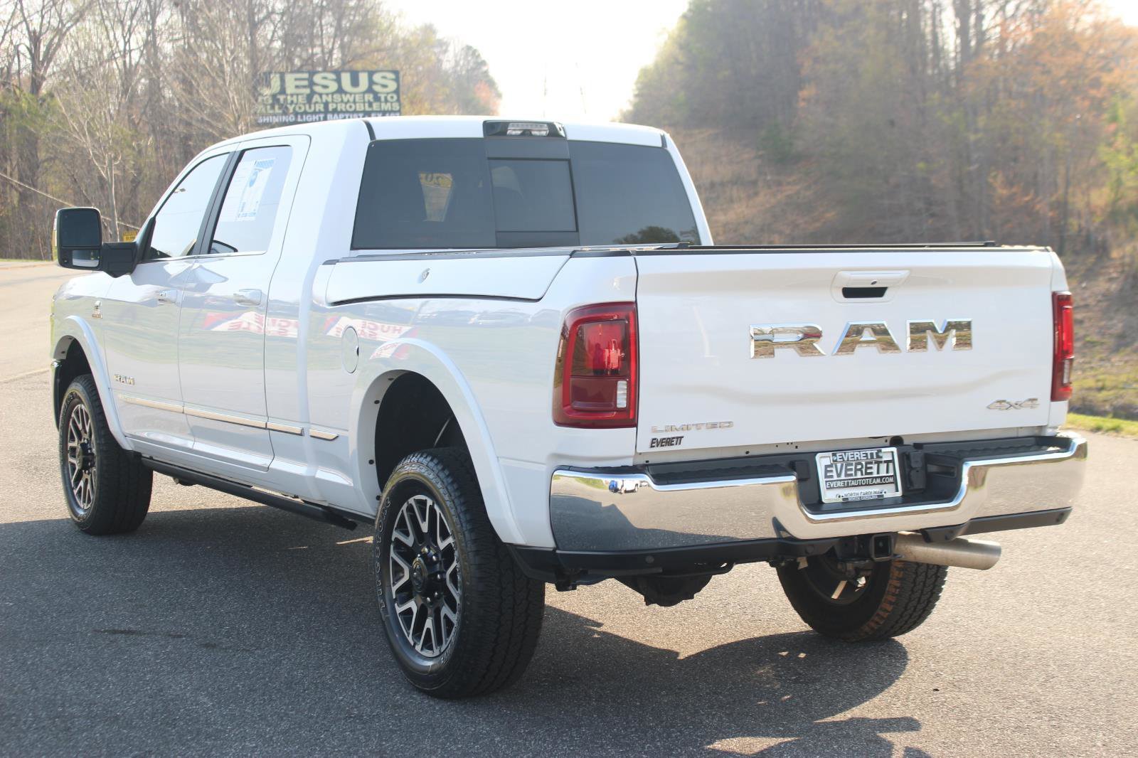 Used 2025 RAM 2500 Limited AWD/4WD image 5