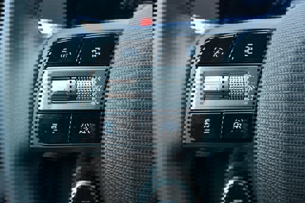 New 2025 Hyundai Venue Limited image 16