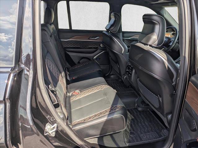 Used 2024 Jeep Grand Cherokee Summit w/ Adv Protech Group IV AWD/4WD image 16