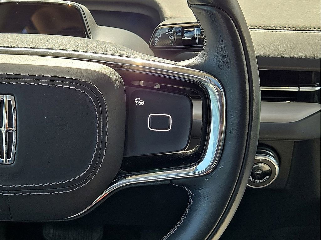 Used 2025 Lincoln Navigator Reserve image 20