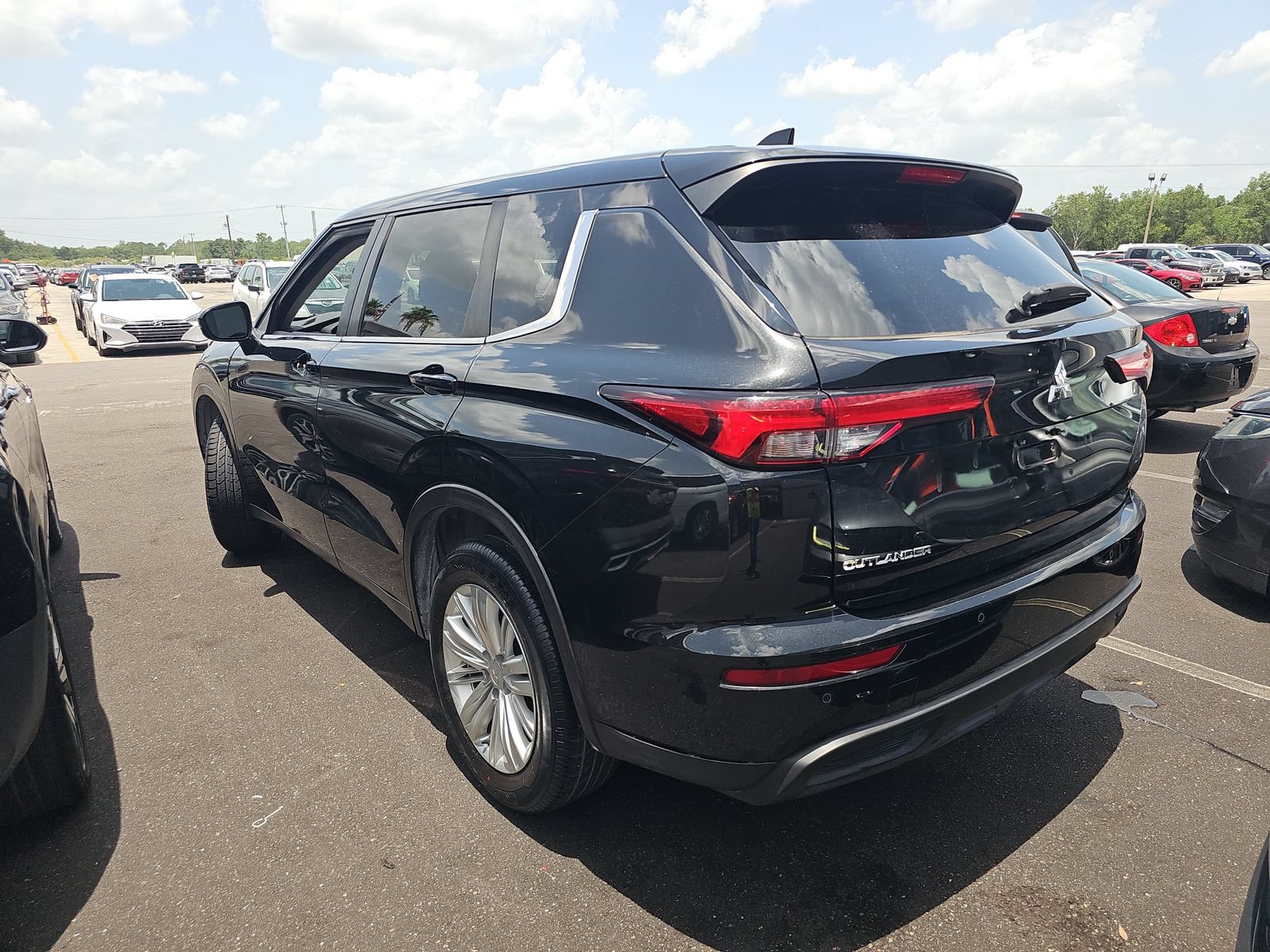 Used 2022 Mitsubishi Outlander ES FWD image 8