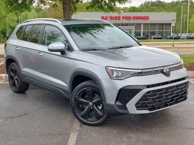 Used 2025 Volkswagen Taos SEL w/ Black Wheel Plus Package AWD/4WD image 2