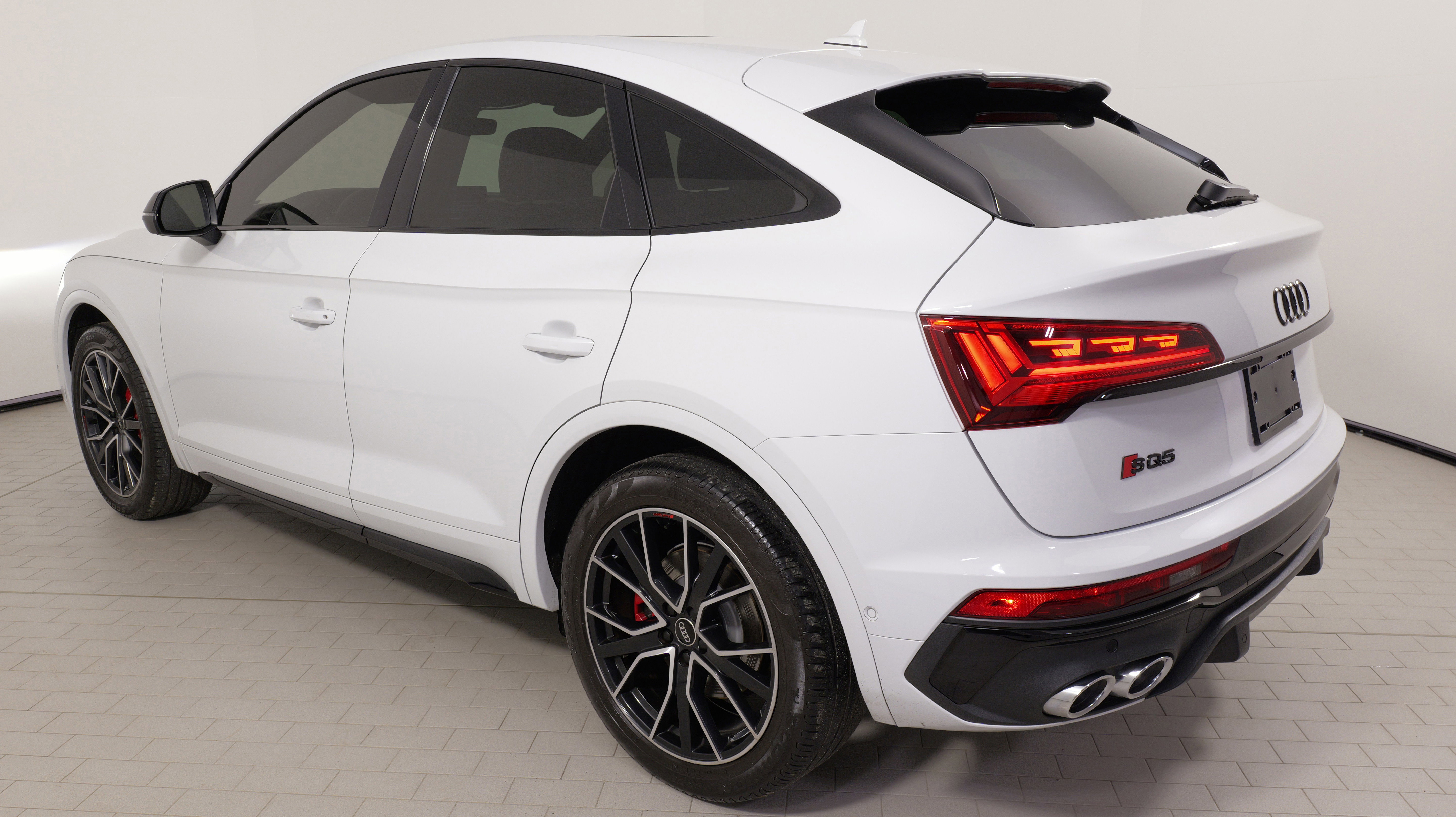 Used 2023 Audi SQ5 Prestige image 13