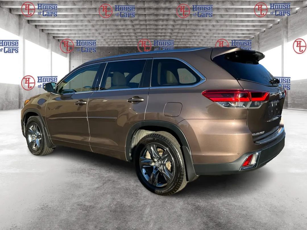 Used 2017 Toyota Highlander Limited Platinum image 7