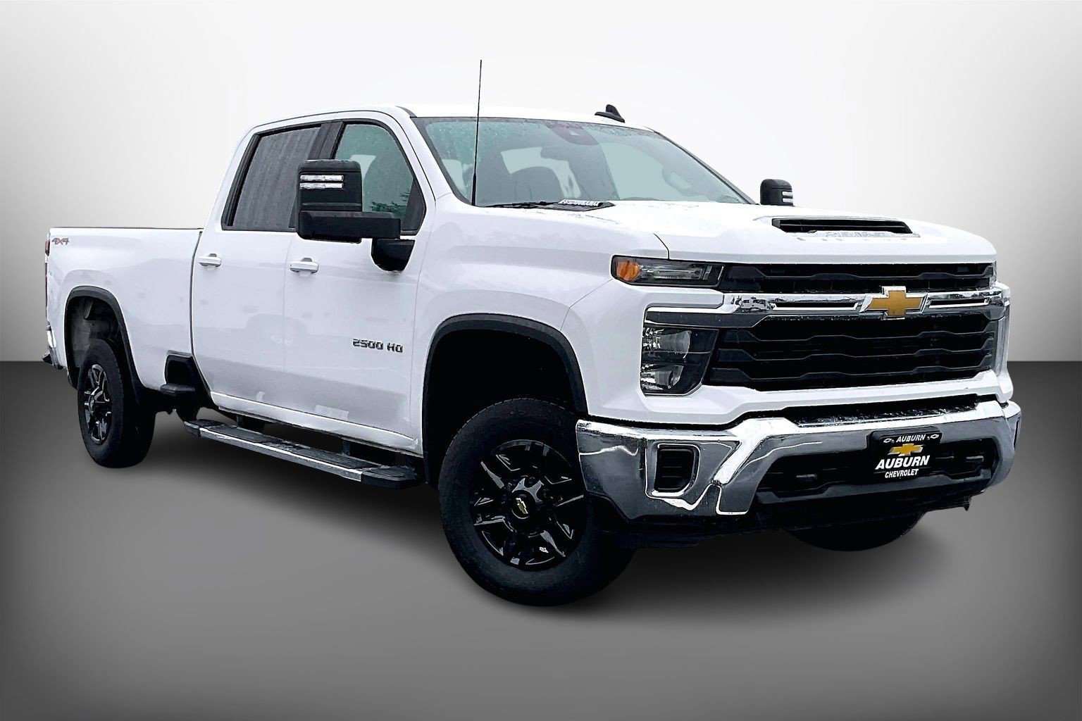 Used 2024 Chevrolet Silverado 2500 LT image 1